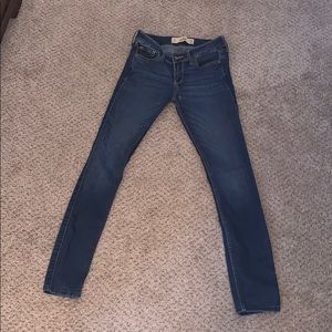 Hollister size 25W jeans. Low rise, skinny
